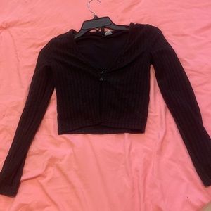 Black long sleeve crop top
